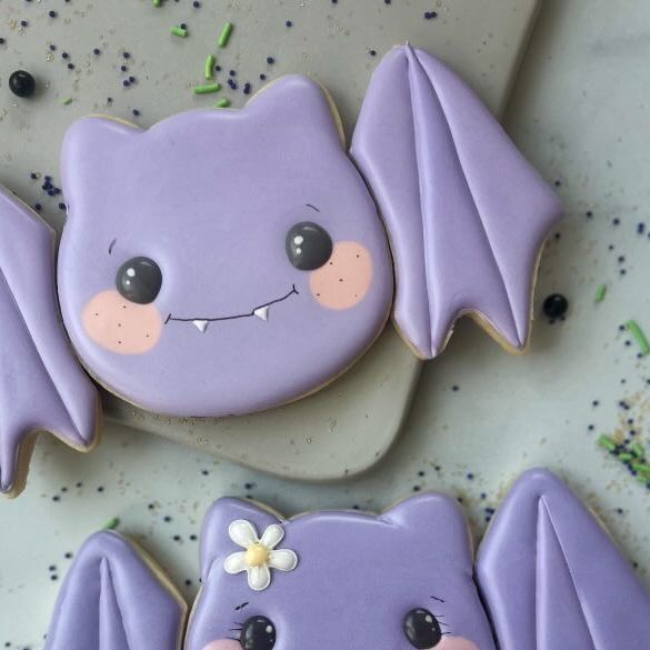 Whimsical Purple Bat Cookies: Adorable Halloween Treats for Festive Celebrations