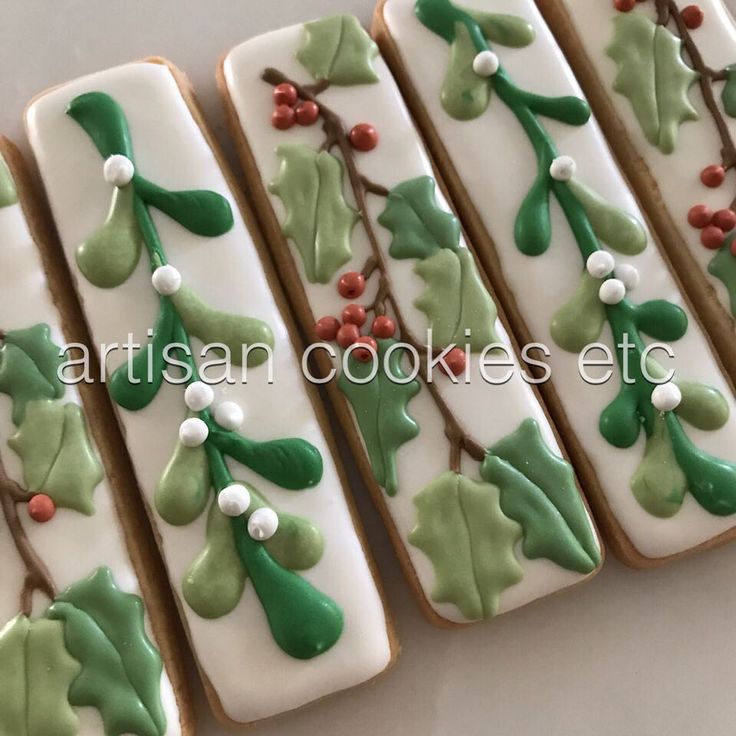 Elegant Christmas Cookie Designs: Holly, Mistletoe, and Festive Icing Details.