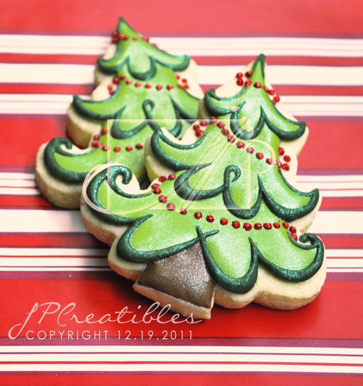 Festive Fir Tree Cookies: Vibrant Green Icing and Shimmering Accents for a Cheerful Holiday Spirit