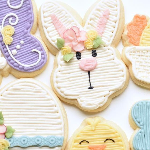 Whimsical Easter-Inspired Decorative Sugar Cookies with Charming Bunny Centerpiece.