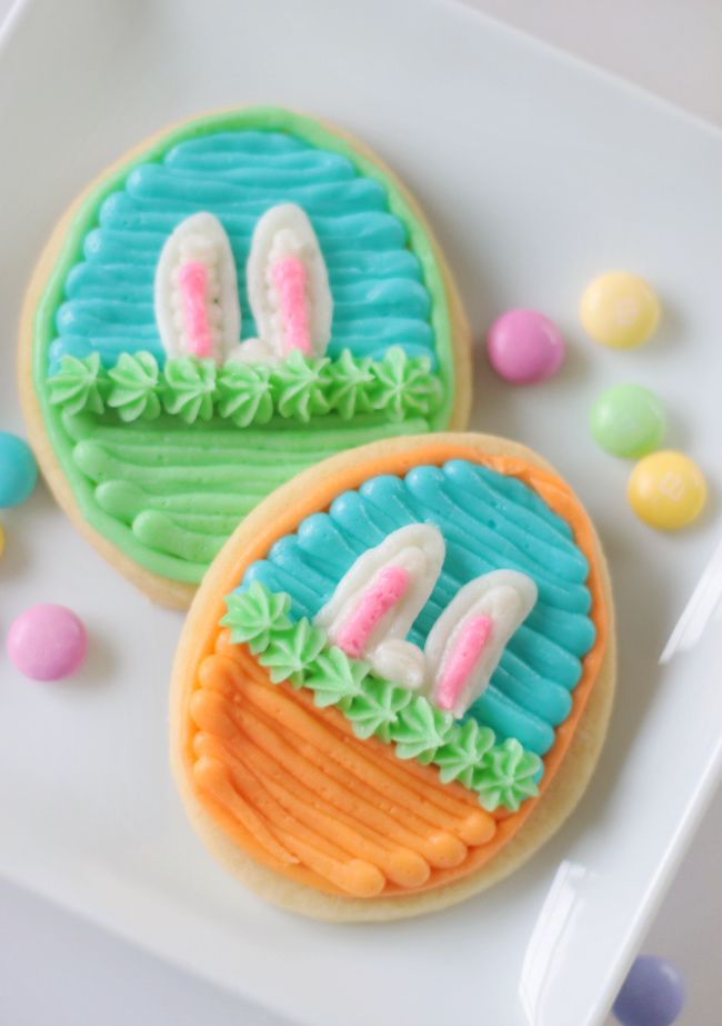 Vibrant Easter Cookies: Festive Treats with Playful Designs for Spring Celebrations.