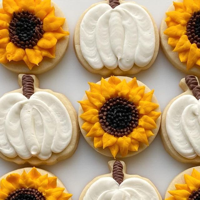 Charming Autumn Cookie Designs: Sunflowers and Pumpkins Unite for Delightful Seasonal Appeal.