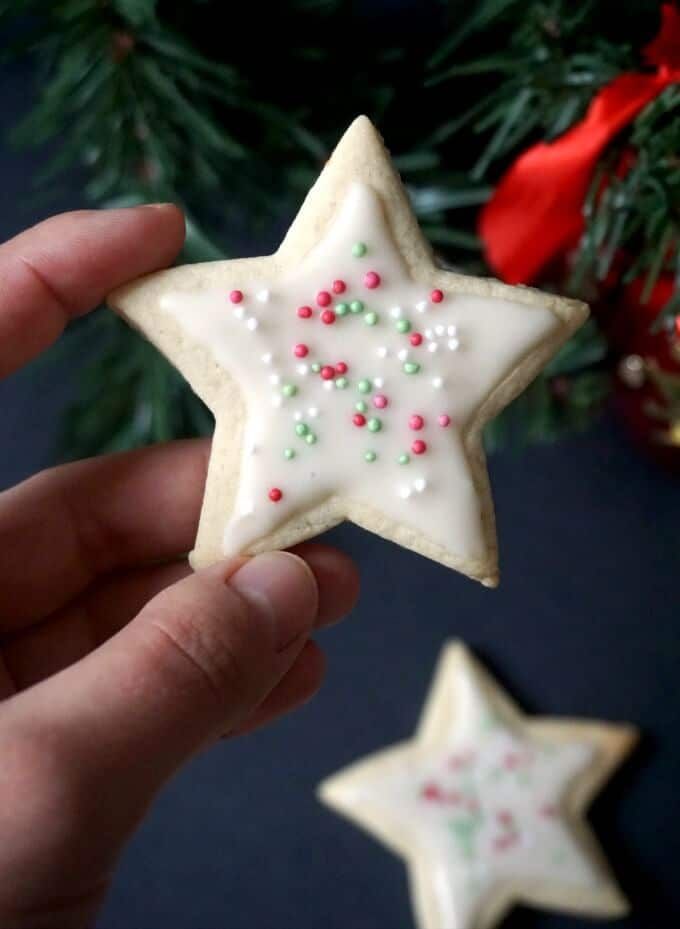 Festive Star-Shaped Cookies: A Joyful Holiday Treat.