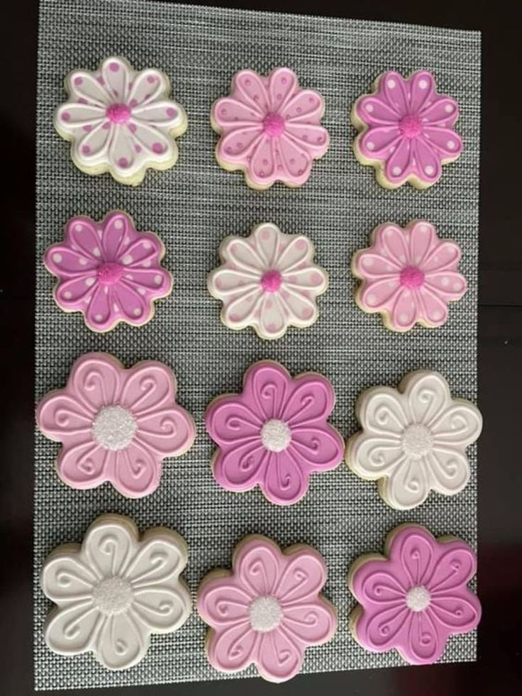 Vibrant Floral Cookies: Capture the Cheerful Essence of Spring for Celebrations.