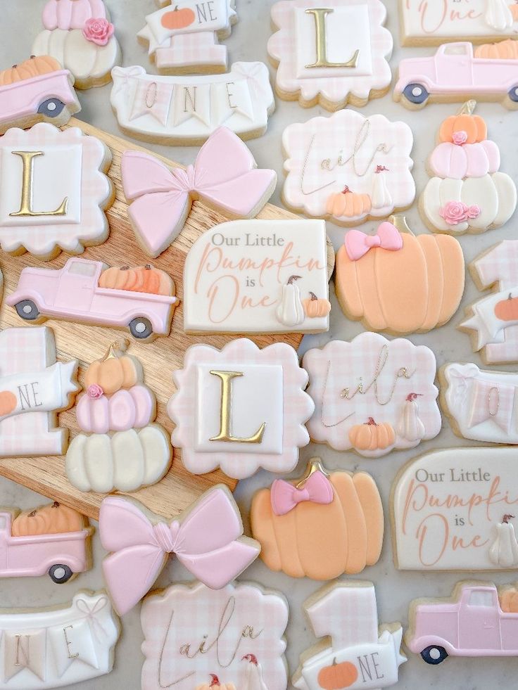 Charming Pastel Cookie Designs Perfect for Celebrations and Autumn Gatherings.