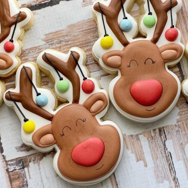 Whimsical Decorative Reindeer Cookies for Festive Celebrations