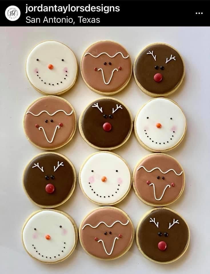 Charming Festive Cookies Adorned with Cheerful Holiday Decorations