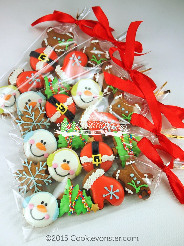 Cheerful Holiday-Themed Festive Cookie Designs Perfect for Gifting