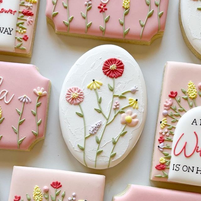 Whimsical Floral-Themed Cookies Inspire Artistic Spring Nail Designs