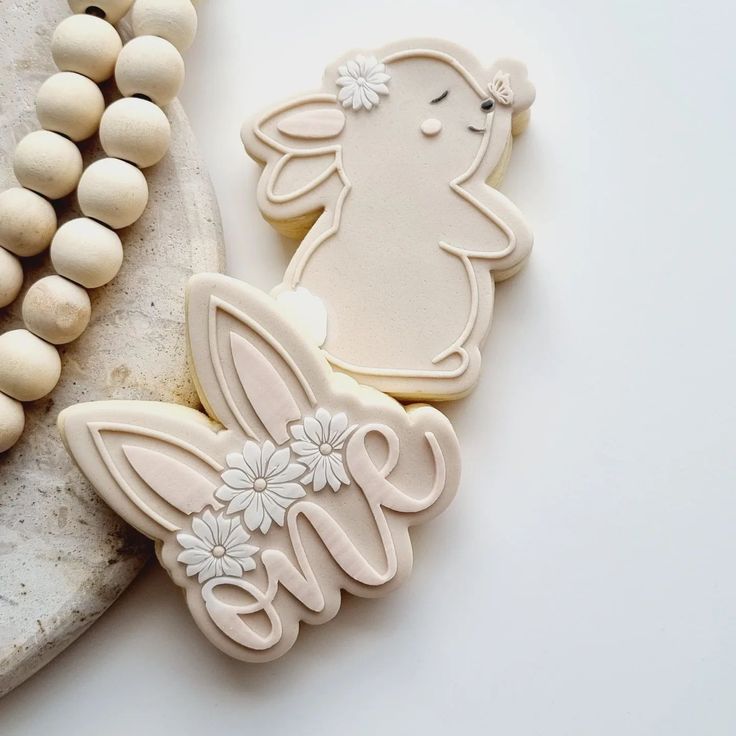 Charming Floral Bunny Cookies: Whimsical Treats for Spring Celebrations.