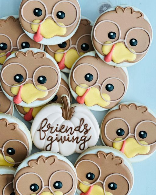 Whimsical Turkey-Designed Festive Cookies for Joyful Thanksgiving Celebrations.