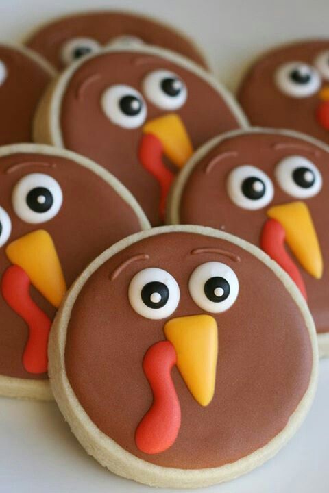 Whimsical Turkey-Themed Cookies Adorned with Playful Accents for Festive Fun.