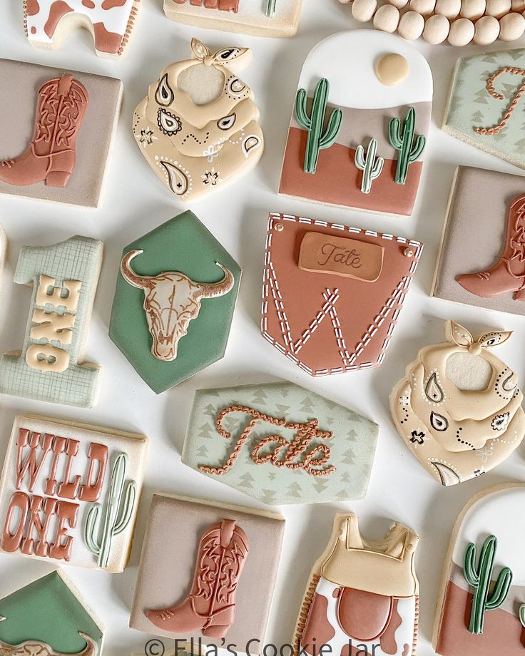 Festive Western-Themed Cookies: A Playful Display of Rustic Charm and Visual Delight.