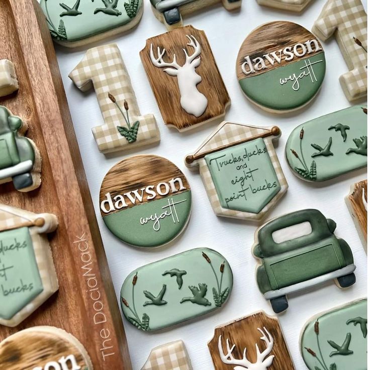 Nature-Inspired Decorative Cookies: Rustic Woodland Designs in Greens and Browns