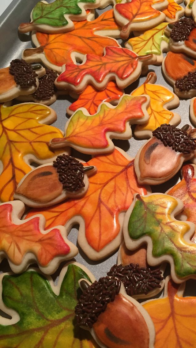 Autumn-Inspired Cookies Featuring Vibrant Leaf and Acorn Designs Celebrate the Harvest Season.