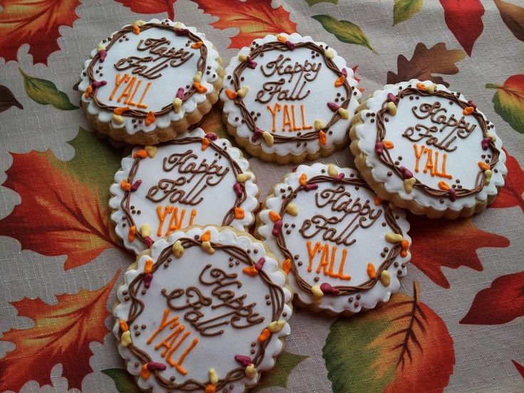 Intricately Designed Autumn-Themed Decorative Cookies for Festive Gatherings.