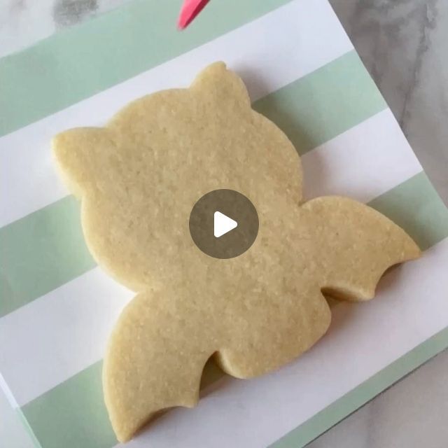 Playful Bat-Shaped Sugar Cookies: Perfect for Halloween Celebrations.