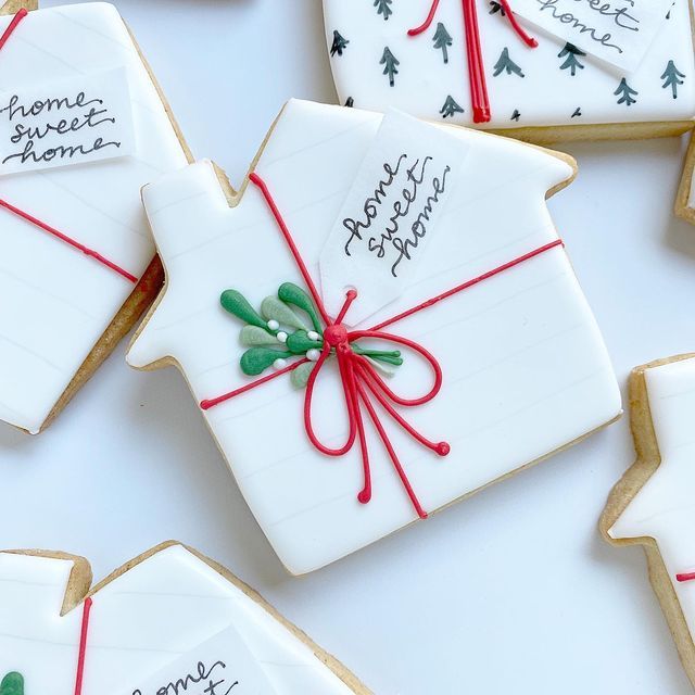 Charming Christmas Cookie Designs Featuring Festive House Motifs and Holiday Accents.