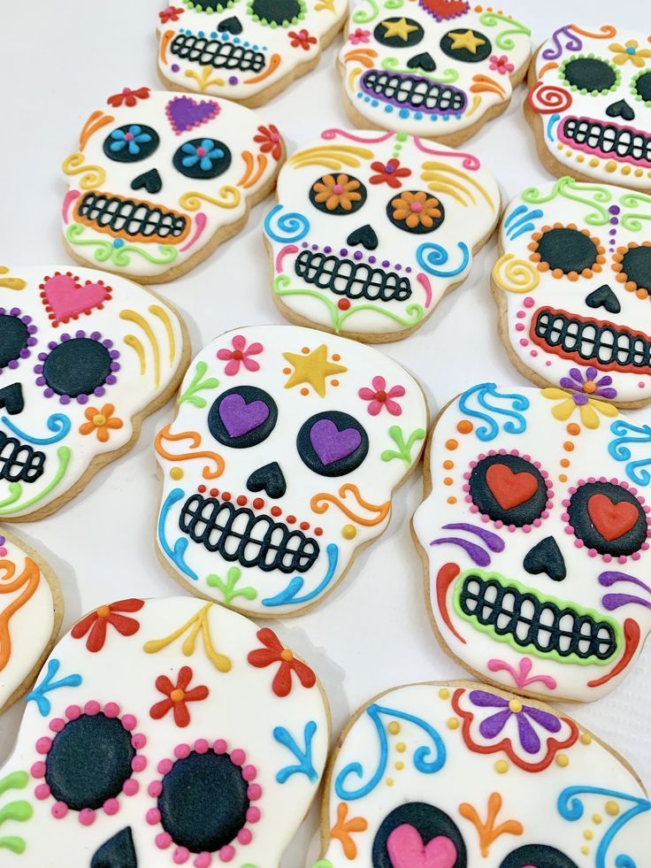 Vibrant Sugar Skulls: Artistic Celebrations of Dia de los Muertos.