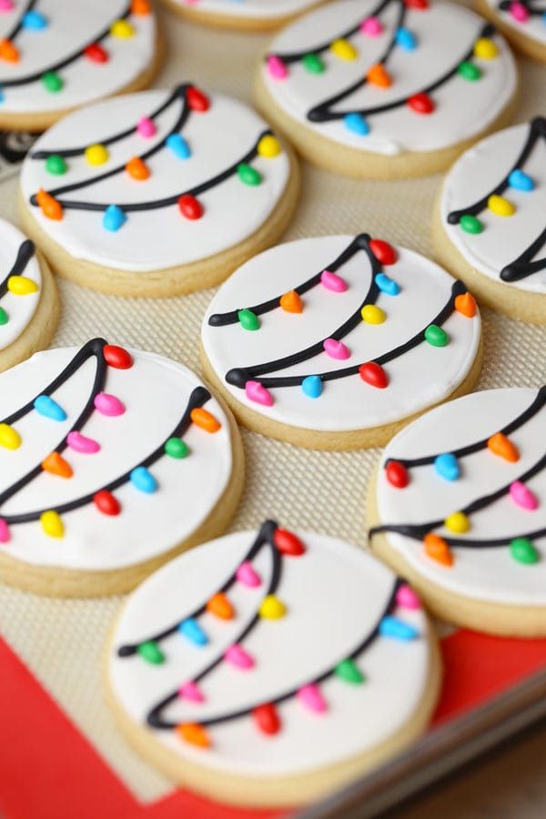 Whimsical Holiday Light Cookies: Cheerful Treats for Festive Gatherings