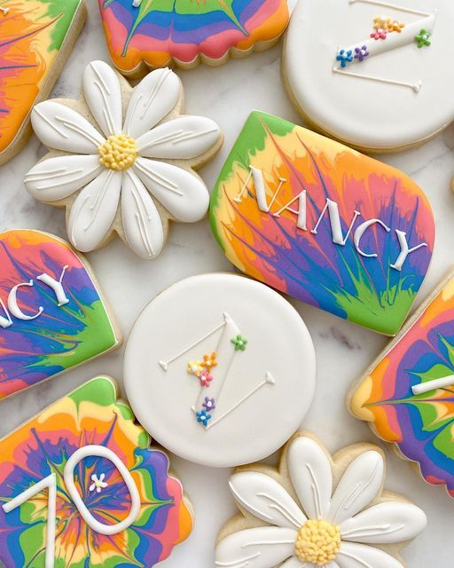 Intricately Designed Vibrant Cookies: A Playful and Personalized Visual Delight.