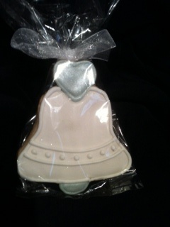 Whimsical Bell-Shaped Cookie: Soft Pastel Elegance for Celebrations and Gifts.