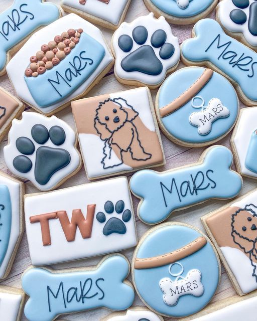 Charming Pet-Themed Colorful Cookie Designs with Cute Motifs and Soft Pastels.