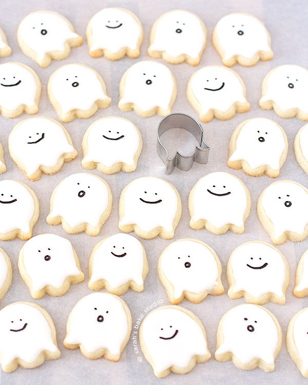 Whimsical Ghost-Shaped Cookies: A Charming Addition to Halloween Festivities.