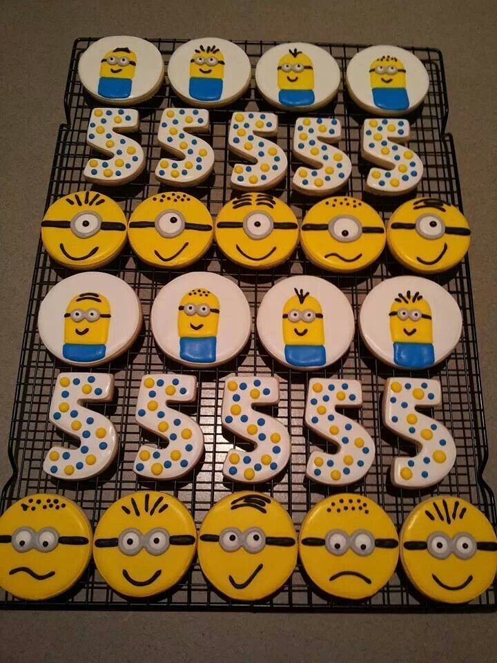 Whimsical Minion Cookie Display: Colorful, Playful Treats for Festive Occasions.