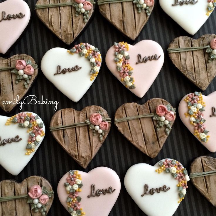 Heart-Shaped Floral Cookies: A Rustic Yet Romantic Treat for Love Celebrations