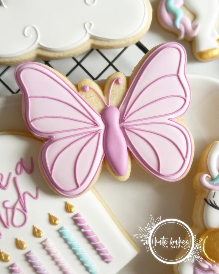 Delicate Pink Butterfly Cookie Design: A Whimsical Treat for Special Occasions.