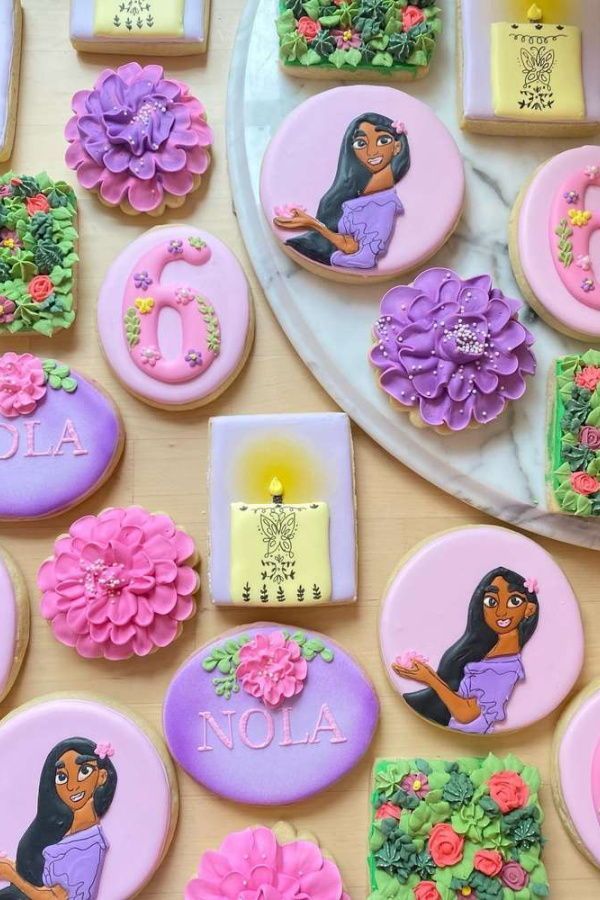 Vibrant Floral Decorated Cookies: A Festive Touch for Celebrations.