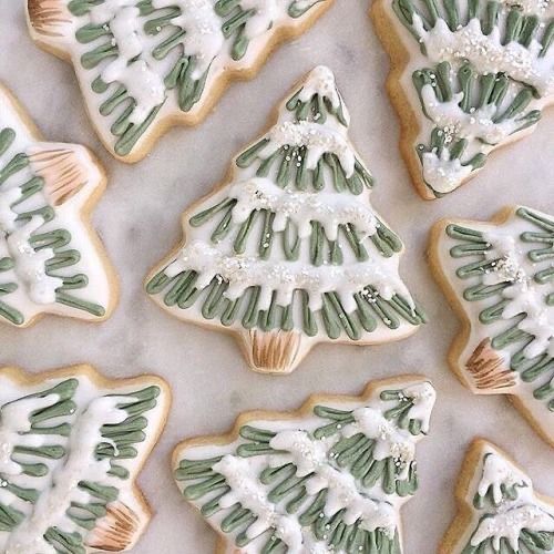 Intricately Iced Christmas Tree Cookies: Charming Festive Designs for Holiday Celebrations