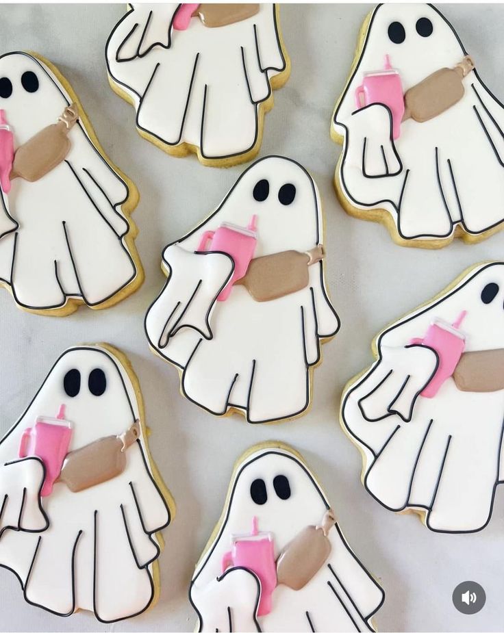 Whimsical Ghost-Themed Cookies: A Fun Delight for Halloween and Festive Occasions.