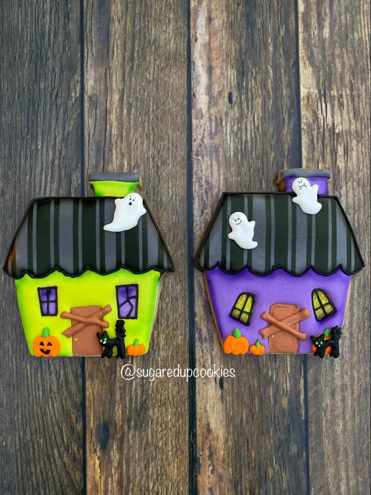 Vibrant Haunted House Cookie Designs: Playful Halloween Treats with Friendly Ghosts and Cats.