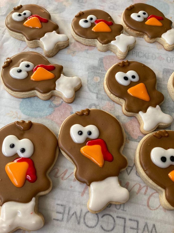 Adorable Festive Turkey Cookies: Cute Designs for Holiday Celebrations.