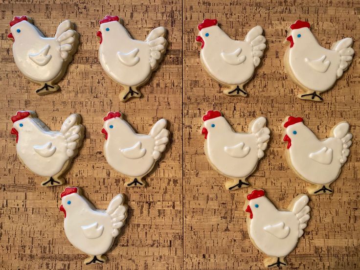 Whimsical Decorative Chicken Cookies for Festive Celebrations