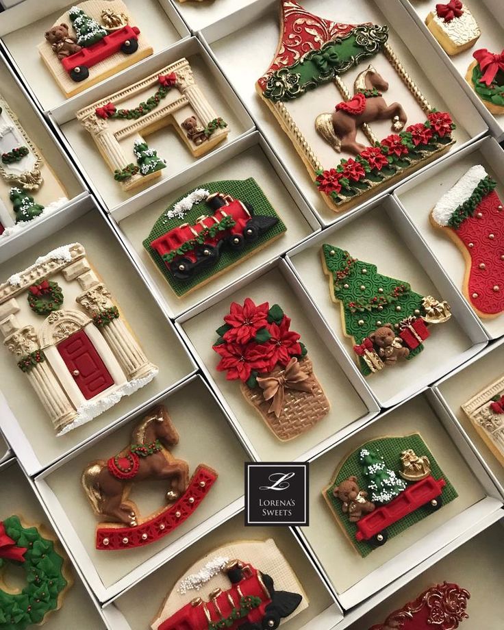 Festive Display of Intricately Designed Holiday Cookies with Traditional Christmas Motifs.