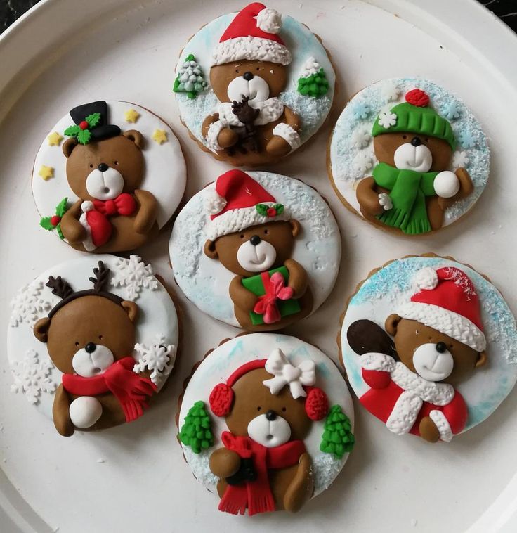 Charming Bear-Themed Festive Cookies for Holiday Celebrations