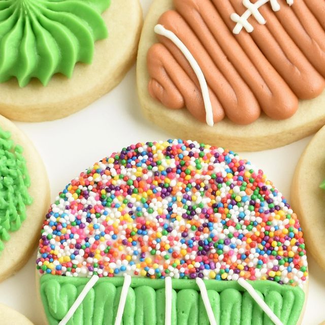 Vibrant Football-Themed Cookie Designs for a Fun Celebration.