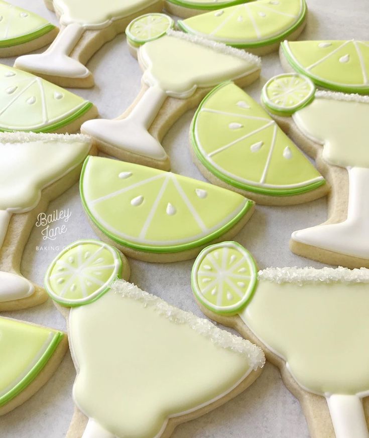 Vibrant Cocktail-Inspired Cookies with Lime Slices: Cheerful, Delicious Centerpieces for Celebrations.