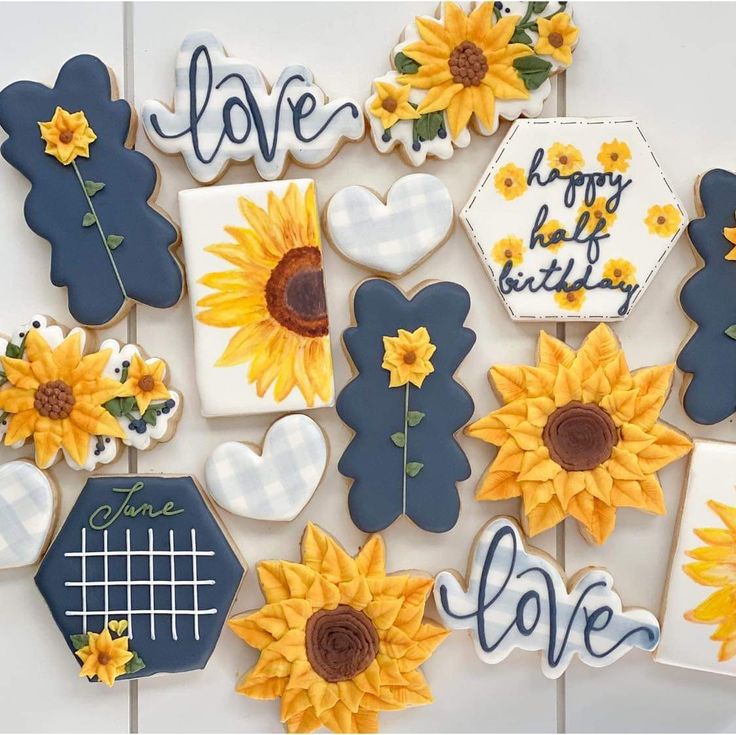 Vibrant Sunflower Cookies: A Cheerful Decorative Delight for Celebrations.