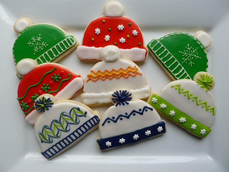 Cheerful Winter Hat-Inspired Festive Cookie Designs