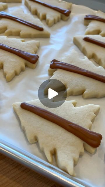 Festive Christmas Tree Cookies: Delightful Treats with Chocolate Drizzle