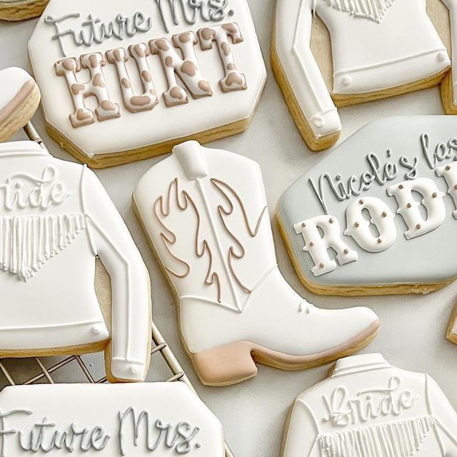 Elegant Wedding Cookies with Rustic Chic Design and Personalized Touches