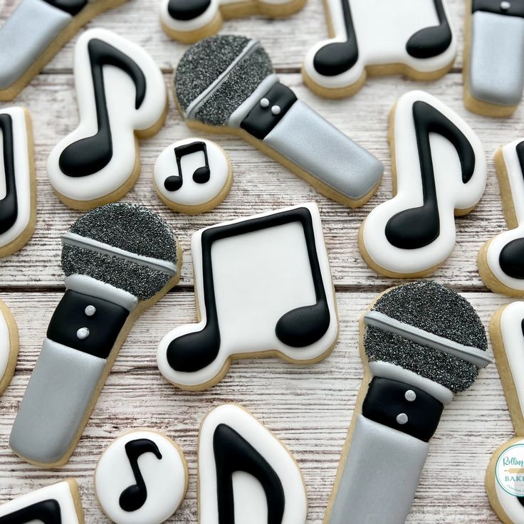 Musical-Themed Cookies: Elegant Treats for Music Lovers' Celebrations.