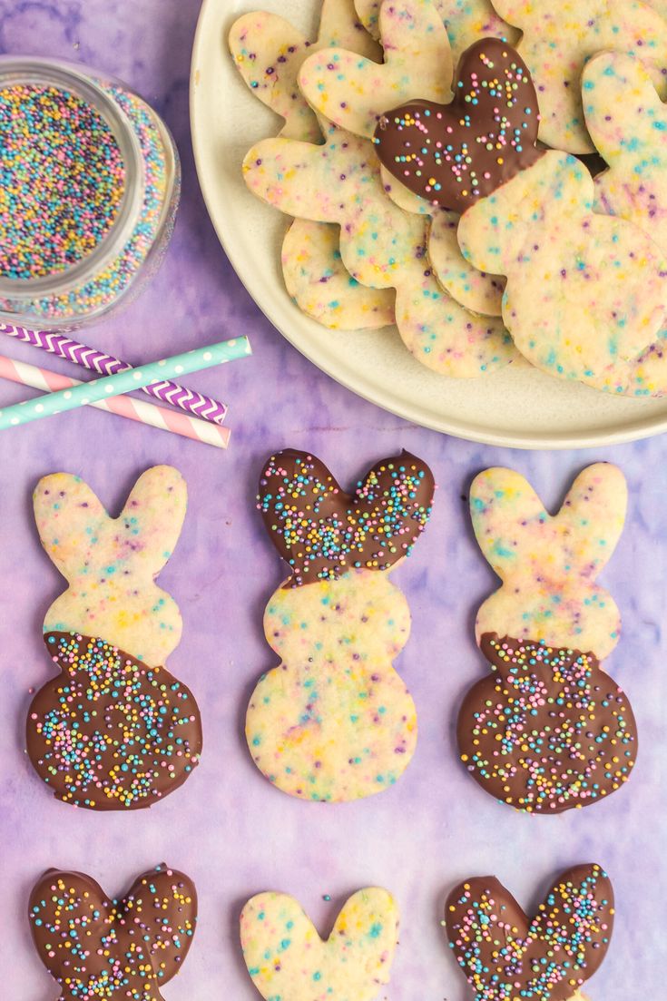 Festive Bunny-Shaped Cookies: A Colorful Delight for Celebrations