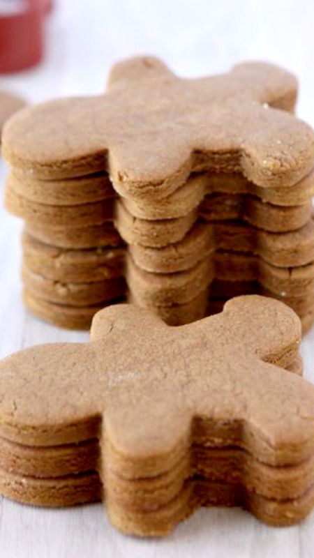 Charming Gingerbread Cookie Stack: A Festive Delight for Holiday Celebrations.