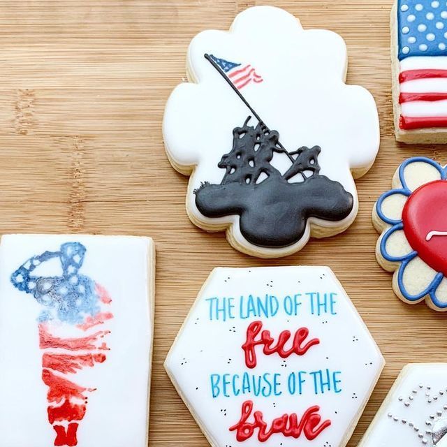 Patriotic Star-Shaped Cookies: Celebrate with Colorful Flag Designs and Festive Motifs.