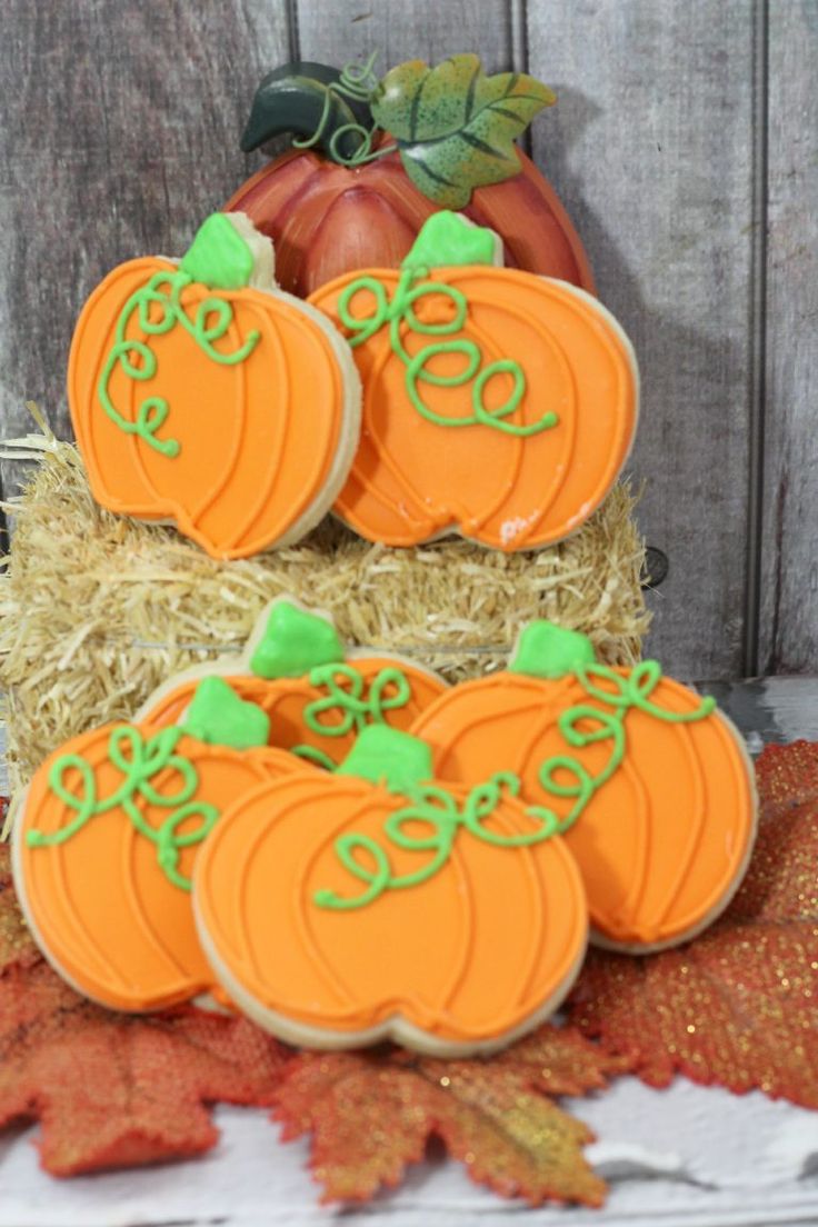 Vibrantly Decorated Pumpkin Cookies Perfectly Capturing Fall Charm